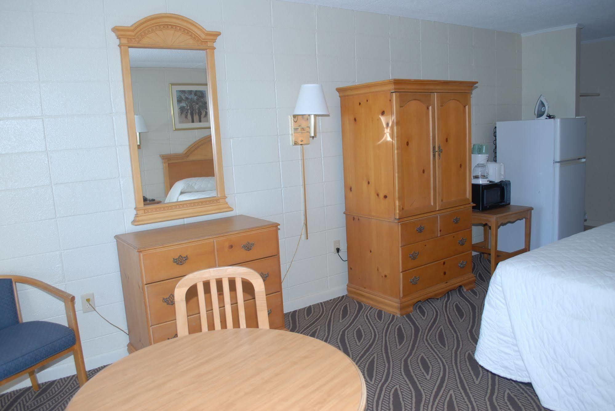 Admiral Motor Inn Мертл-Біч Екстер'єр фото